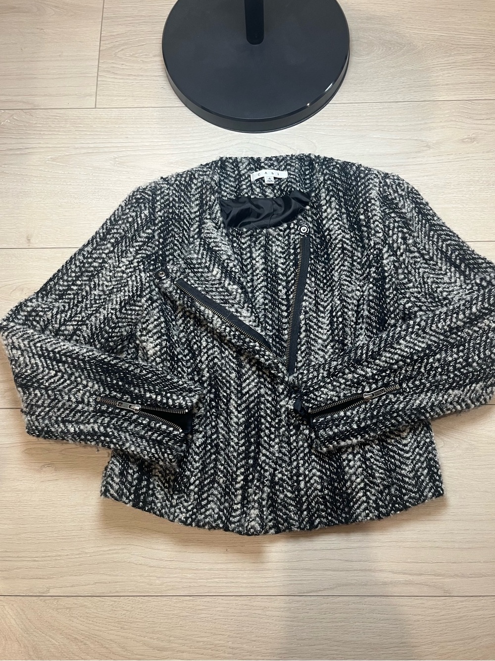 CAbi Black & White Tweed mockingbird  Zip-Front Moto Blazer Womens size 4